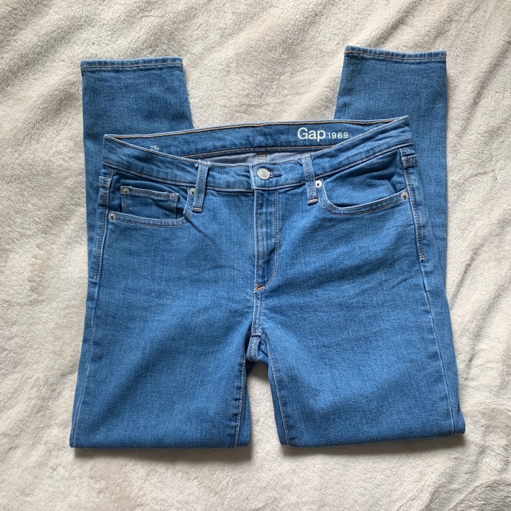 Gap light wash denim petite
